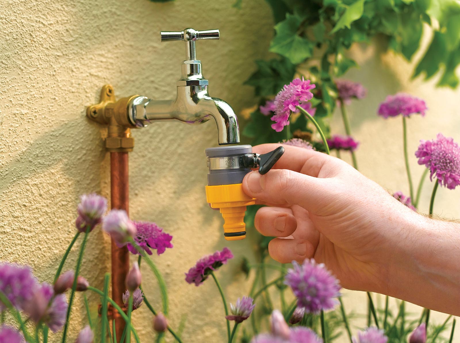 Hozelock Round Mixer Tap Connector - Image 3